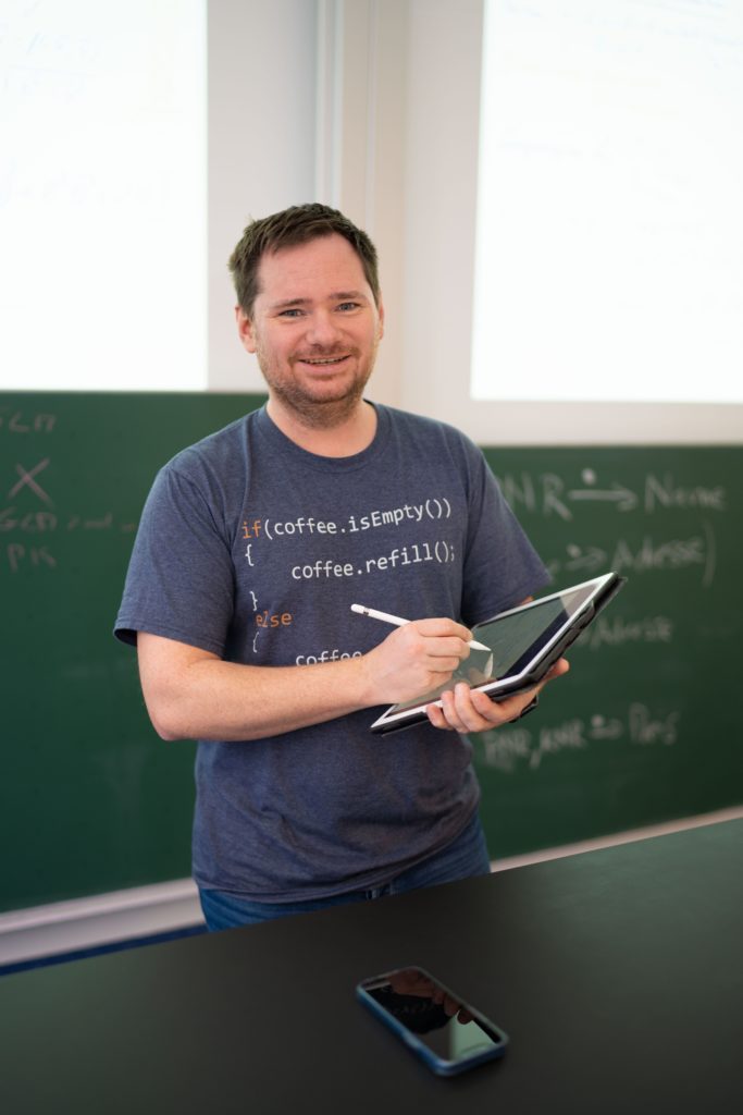 Studiengangsleiter Systems Engineering (B.Eng.) an der Technischen Hochschule Augsburg Prof. Dr.-Ing. Thomas Kirchmeier