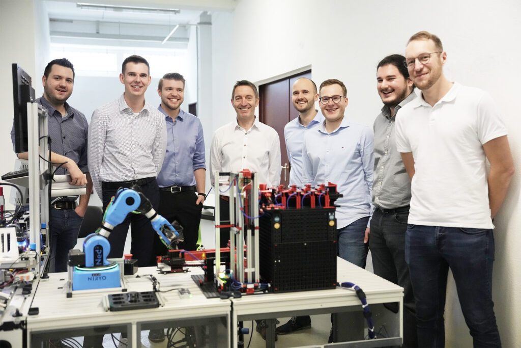 Studierende beim Projektabschluss Prozessmanagement